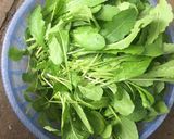 Hình bước làm 1 của món Canh trai nấu rau cải củ