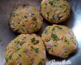 A picture of step 2 of Koki (Sindhi Special Breakfast).