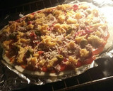 Foto del paso 5 de la receta: Pizza🍕 "15min" de atún con pimientos (y algo más) 🕒