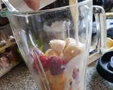 Foto del paso 2 de la receta: Batido de Mango con fresa, plátano y leche