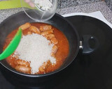 Foto del paso 2 de la receta: Salchichas con arroz