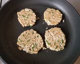 Foto del paso 5 de la receta: Tortitas de salmón con salsa tártara light