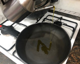 Foto del paso 4 de la receta: Ensalada de garbanzos con espárragos salteados