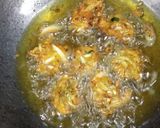 A picture of step 6 of Cabbage bhajiya or pakoda.