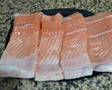 Foto del paso 2 de la receta: Salmón a la manteca negra y alcaparras con papines aplastados