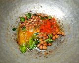 A picture of step 1 of Puffed rice masala.