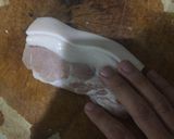 รูปขั้นตอนการทำที่ 1 ของ หมูสามชั้น คั่วพริกเกลือกระเทียม 🐽