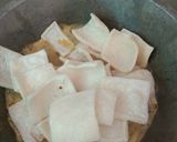 Foto langkah ke 6 dari resep Labu siam udang rambak bumbu kuning.