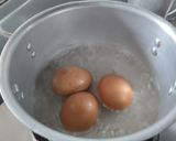 Foto del paso 4 de la receta: Arepas🫓 rellenas 🍖de costilla y huevo🍳🫓