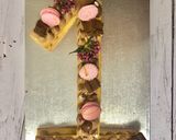 Une image de l'étape 6 de Number cake ganache montée kinder.