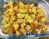 Une image de l'étape 9 de Salade tiède marinée aux pommes de terre, cervelas, tomate, olives et oignons rouges.