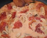 Foto del paso 4 de la receta: Pechuga de pollo con salsa de champiñones y tomates