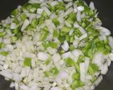 Foto del paso 1 de la receta Salchichas frescas al vino en olla GM De