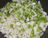 Foto del paso 1 de la receta: Salchichas frescas al vino en olla GM De