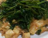 Foto langkah ke 3 dari resep Tahu Telor Kangkung Bumbu Pecel.