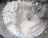 Foto del paso 1 de la receta: Glasé para decorar galletas navideñas 🌟🎅🏻