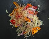 Foto langkah ke 3 dari resep Cah Kulit Semangka.