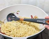 Foto langkah ke 6 dari resep Pasta Aglio e Olio.