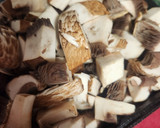 Foto del paso 1 de la receta: Crema de papa, portobello y pollo
