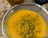 Hình bước làm 2 của món Nước mát chanh dây (passion fruits)