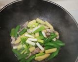 玉米筍🌽甜豆 肉絲的食譜步驟2照片