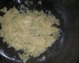 Foto langkah ke 2 dari resep Martabak telur kentang.