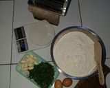 Foto langkah ke 1 dari resep Ladran / Kue Bawang Seledri.