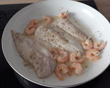 Foto del paso 1 de la receta: Filetes de Merluza con Langostinos