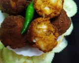 A picture of step 2 of Prawn balls.