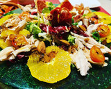 Foto del paso 4 de la receta: Ensalada de pollo y naranja con crujiente de jamón y vinagreta de melocotón 🍑