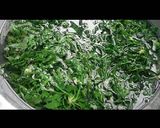 A picture of step 1 of Home-made wonton soup.