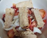 Foto del paso 3 de la receta Ensalada de tomate y bonito del norte 2.0