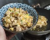 รูปขั้นตอนการทำที่ 6 ของ ข้าวหน้าไก่และไข่แบบญี่ปุ่น (Oyakodon)