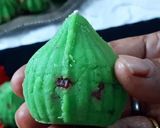 A picture of step 3 of Stuffing Masala Paan Modak.