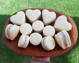 Foto del paso 5 de la receta: Alfajores de Maizena Húmedos (SIN MANTECA)
