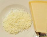Foto del paso 1 de la receta: Quiche a los 5 Quesos con Cebolla