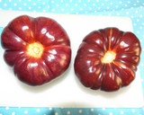Foto del paso 1 de la receta: Ensalada de tomates RAF morados con queso Haloumi