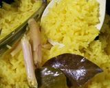 Foto langkah ke 7 dari resep Nasi kuning gurih sederhana Magicom.