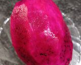 A picture of step 1 of Dragon fruit juice.