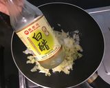 水煎香腸搭酸高麗菜的食譜步驟3照片