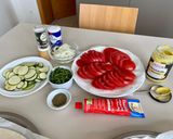 Une image de l'étape 1 de Tarte fine aux tomates courgettes et oignons.