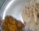 A picture of step 5 of Masala Ghobi with Roti.