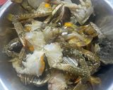 รูปขั้นตอนการทำที่ 1 ของ ปูม้า&กุ้งผัดผงกระหรี่