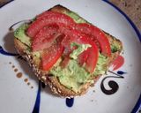Foto del paso 2 de la receta: Tostada de aguacate y huevo