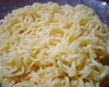 Foto langkah ke 7 dari resep Mie Keju Ceker.