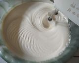 Foto langkah ke 4 dari resep Bolu Tiramisu Kukus.