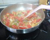 Foto del paso 2 de la receta: Calamar y gambas en salsa