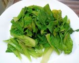 รูปขั้นตอนการทำที่ 1 ของ คะน้าซอสน้ำมันหอย+หมูกรอบ