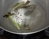 Foto langkah ke 2 dari resep Bubur Nasi Aromatik (tanpa santan).