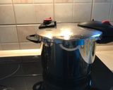 “Kékangyal bablevese” házi csipetkével 💙 recept fázis 5 fotója